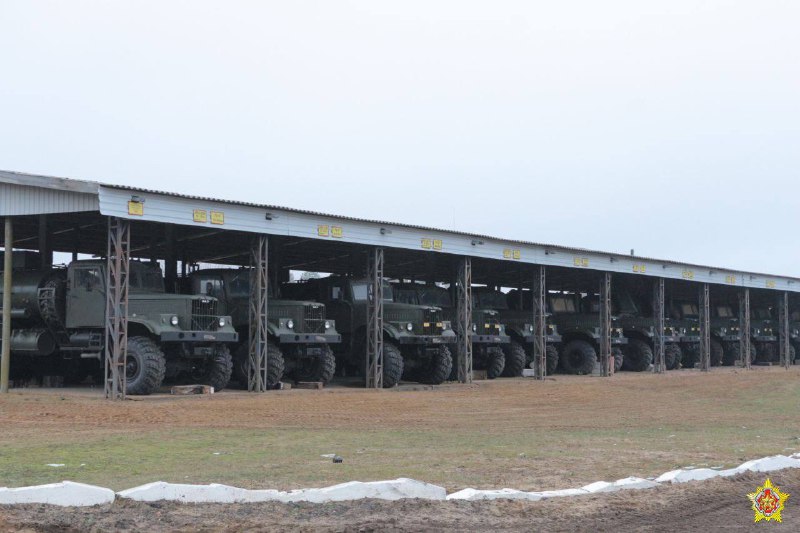 Die belarussischen Streitkräfte bergen Fahrzeuge aus Langzeitlagern für eine gemeinsame Gruppierung von Streitkräften mit Russland