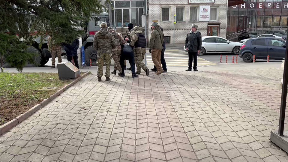 Etwa 30 Krimantataren auf der Krim festgenommen