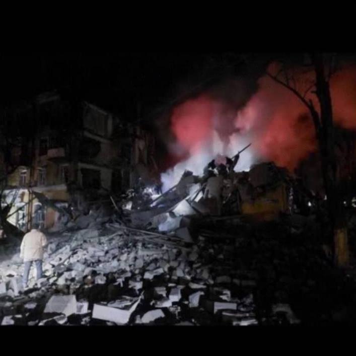 Russische Rakete traf Wohnblock in Kramatorsk und zerstörte ihn teilweise