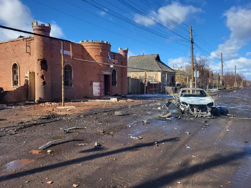 1 personne tuée, 2 blessées à la suite de bombardements russes à Ivanopillia de la région de Donetsk