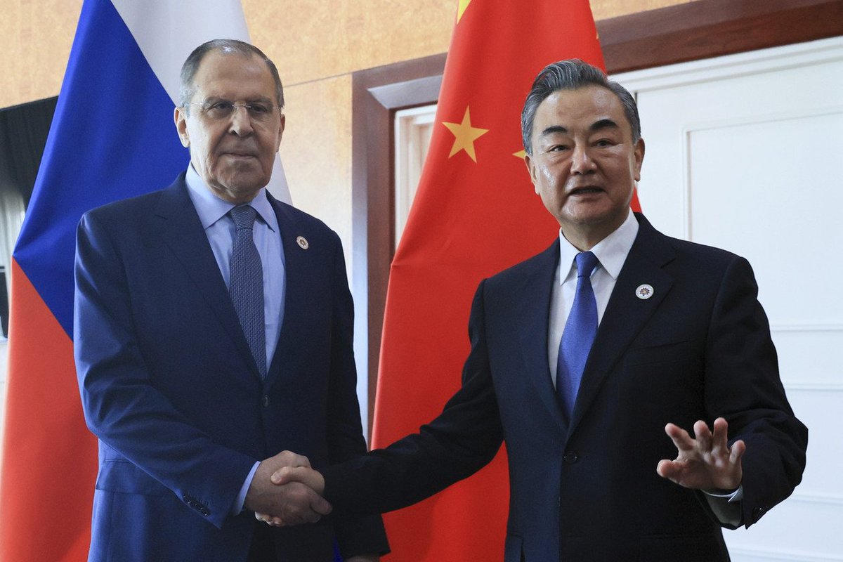 Der chinesische Außenminister Wang Yi traf in Moskau mit dem russischen Außenminister Sergej Lawrow zusammen