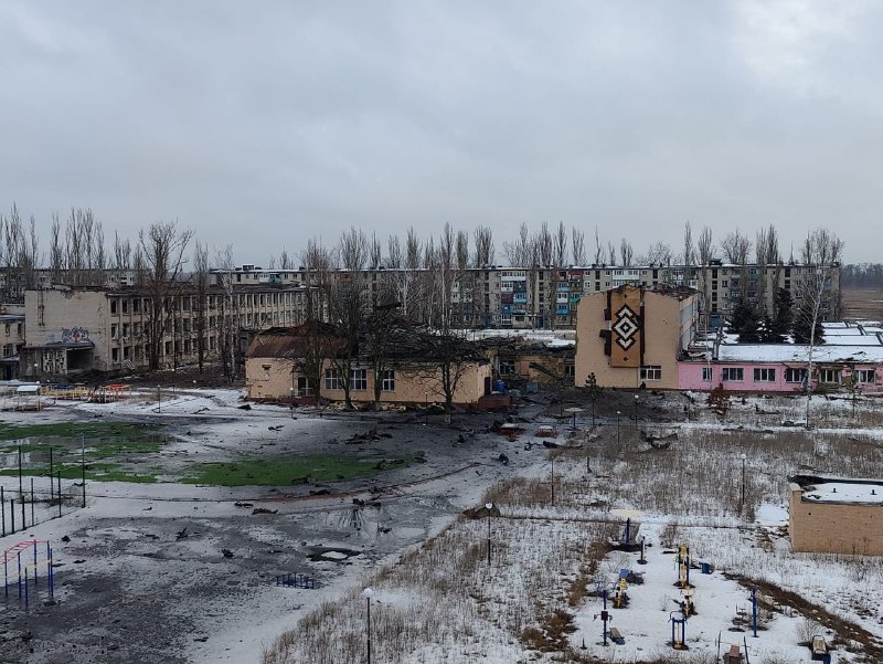 Die russische Armee hat heute Avdiivka mit Artillerie beschossen. Luftangriff zerstört Schule Nummer 2