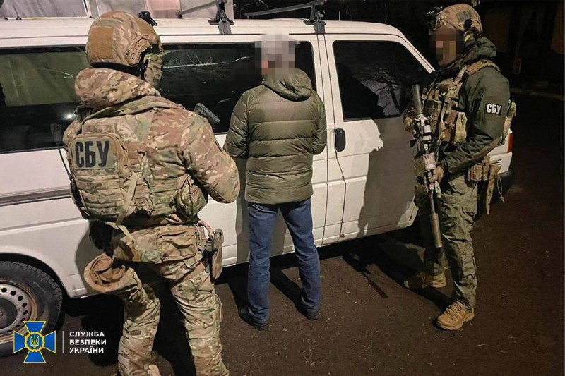 Der Sicherheitsdienst der Ukraine hat einen russischen Saboteur festgenommen, der versuchte, die Verkehrsinfrastruktur in Riwne zu sprengen