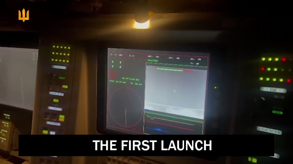 Die ersten Aufnahmen eines französischen Kurzstrecken-Luftverteidigungssystems Crotale NG im Dienst der ukrainischen Armee. Wir können zwei Raketen sehen, die bei dem Versuch abgefeuert werden, eine russische Cruise Missile abzuschießen – die zweite trifft das Ziel