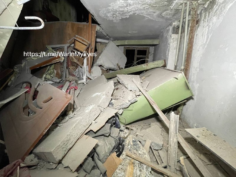 Destrucción como resultado del bombardeo en el distrito de Kuybishevsky de Donetsk