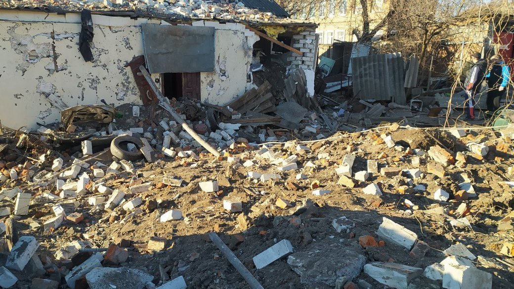 Schäden in Charkiw, nachdem Russland über Nacht neun Raketen abgefeuert hat