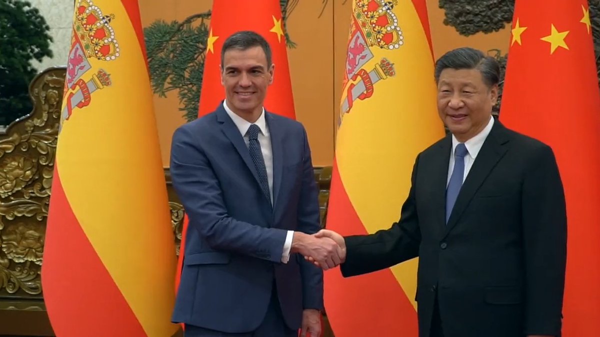 Premierminister von Spanien Pedro Sanchez: Ich danke Präsident Xi Jinping für seinen Empfang auf dieser historischen Reise. Dieser Besuch fördert unsere bilateralen Beziehungen und stärkt die Zusammenarbeit bei verschiedenen globalen Herausforderungen. Wir hatten auch einen offenen Austausch über Russlands Aggression gegen die Ukraine.