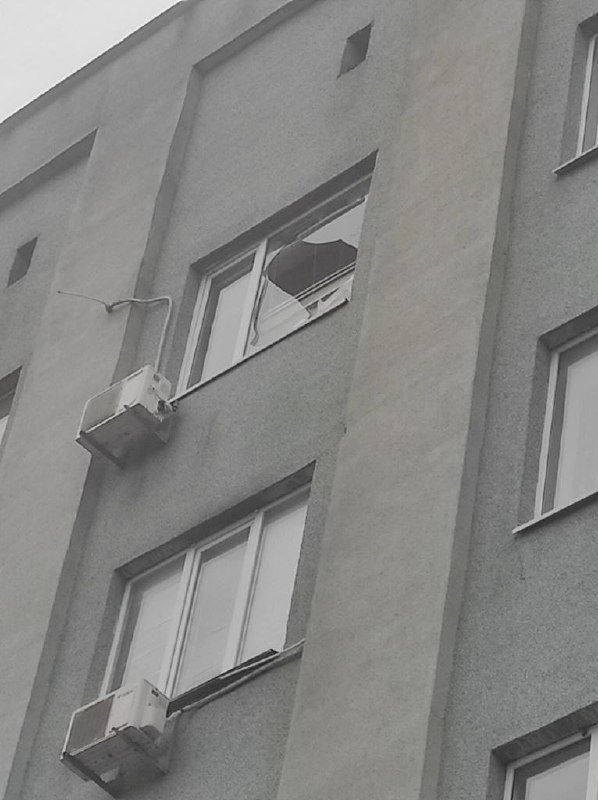 Schäden im Krankenhaus in Cherson infolge des russischen Beschusses heute Morgen