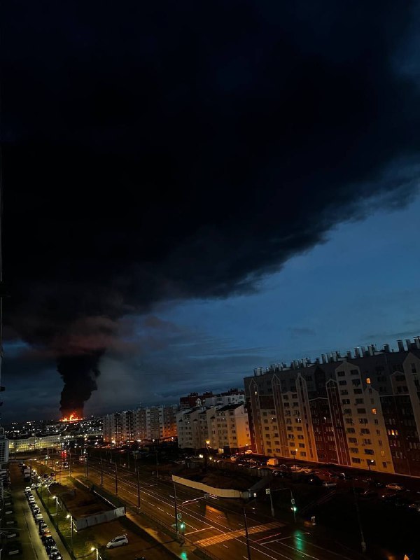 Según las autoridades de ocupación, el fuego en el depósito de petróleo en Sebastopol no amenaza los bienes civiles.