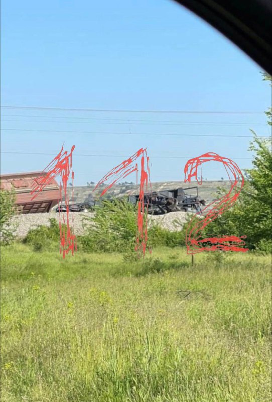Zug entgleist, nachdem Eisenbahn in der Nähe von Simferopol auf der besetzten Krim gesprengt wurde