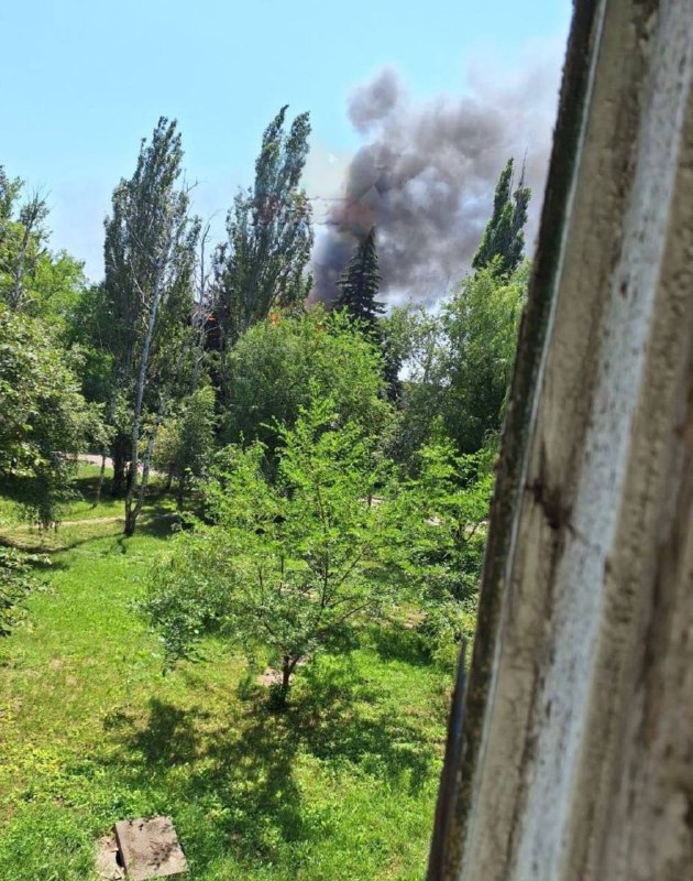 Explosionen in der Nähe von Yasynuvata gemeldet