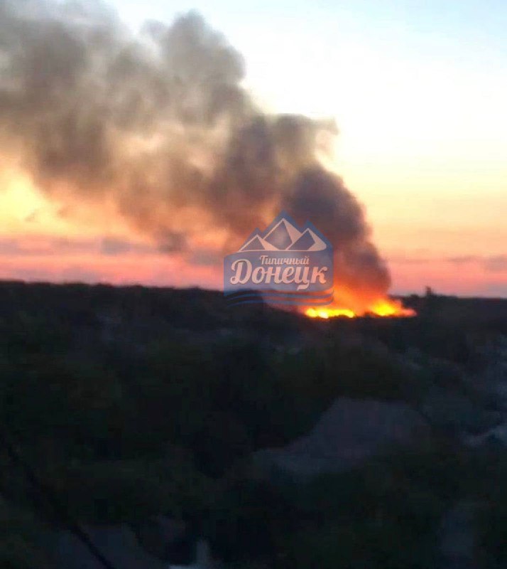 In Makijiwka wurden Explosionen und Brände gemeldet