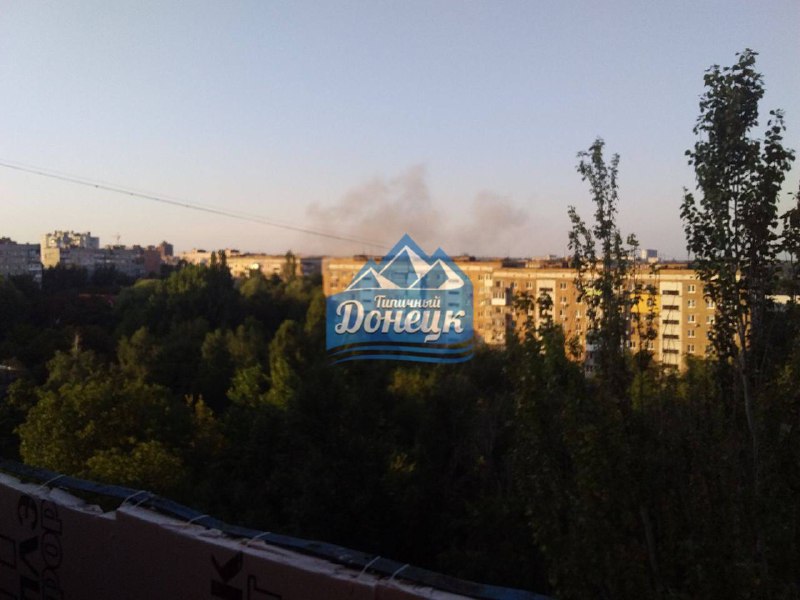 Explosionen und Feuer in Donezk