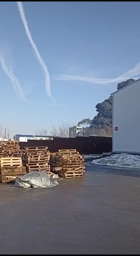 Incendie dans une usine chimique à Chakhty, région de Rostov après une explosion