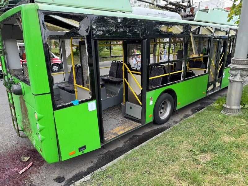 Diez personas resultaron heridas en un ataque aéreo en Járkov