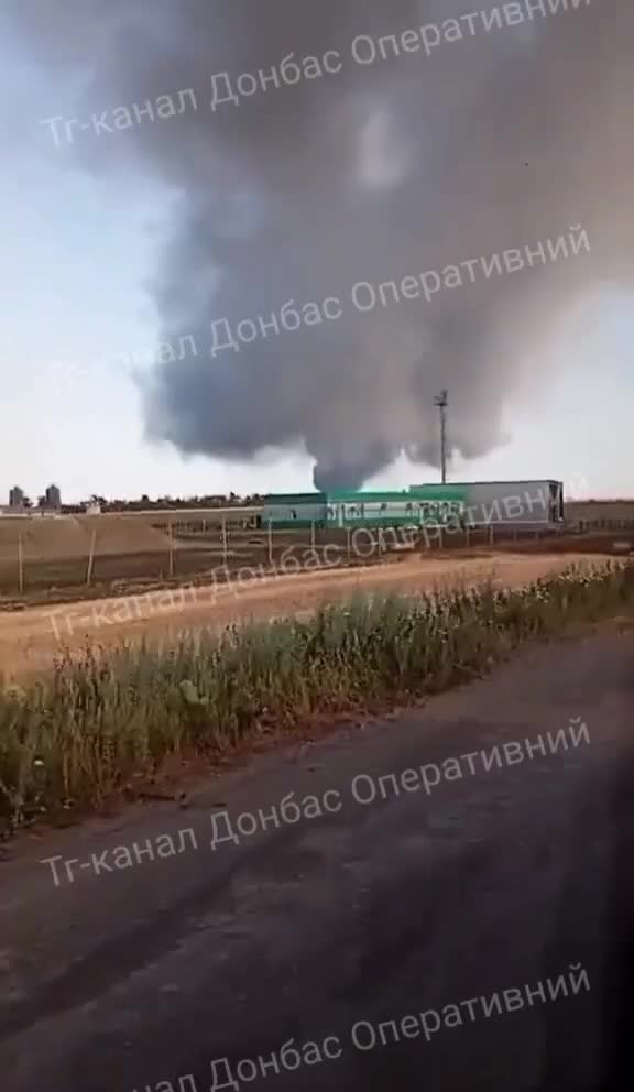 Brand in Kostjantyniwka als Folge des russischen Bombardements gestern