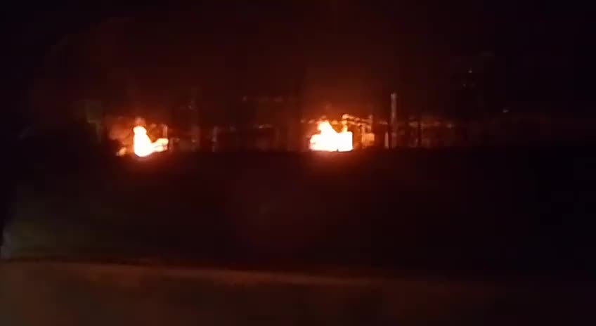 En el pueblo de Generalskoye, región de Rostov, una subestación se incendia como resultado de un ataque con drones