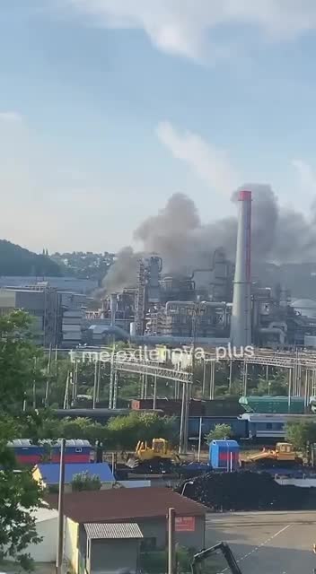 Video vom Brand in der Raffinerie in Tuapse