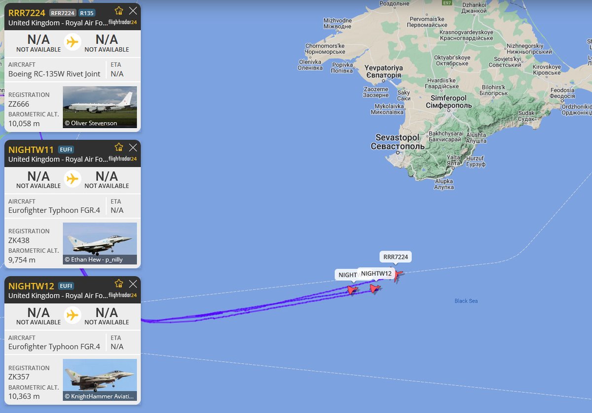 Britische Boeing RC-135W Rivet Joint und 2 x Eurofighter Typhoon fliegen über dem Schwarzen Meer