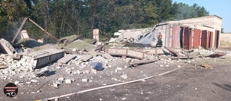 L'armée russe a bombardé Novohrodivka, dans la région de Donetsk, avec le MLRS Smerch