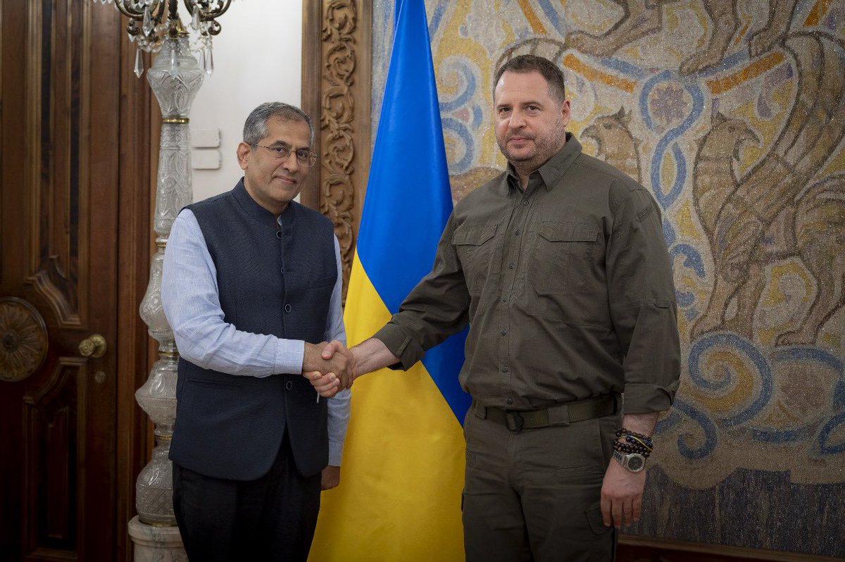 Antes de la visita del primer ministro Modi a Ucrania a finales de este mes, el viceministro de Seguridad Nacional de la India, Pavan Kapoor, en Kyiv; se reúne con Andriy Yermak, jefe de la oficina del presidente de Ucrania