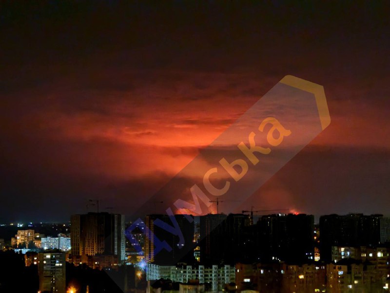 Gran incendio forestal en la zona fronteriza entre Ucrania y Moldavia en Palanca