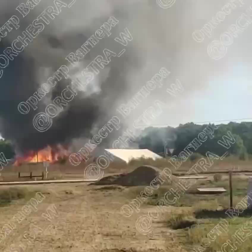 Der Militärstützpunkt Molkino, Heimat des ehemaligen PMC Wagner, brennt in der russischen Region Krasnodar