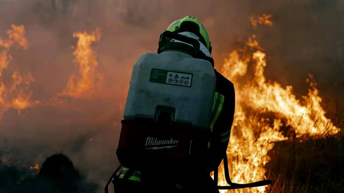 Brand kritischer Infrastruktur im Bezirk Baschtanka der Region Mykolajiw infolge eines Drohnenangriffs über Nacht