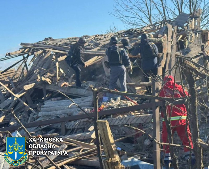 Una persona murió y otra resultó herida en un ataque con dos misiles rusos S-300 contra la aldea de Radkove, en la región de Járkov