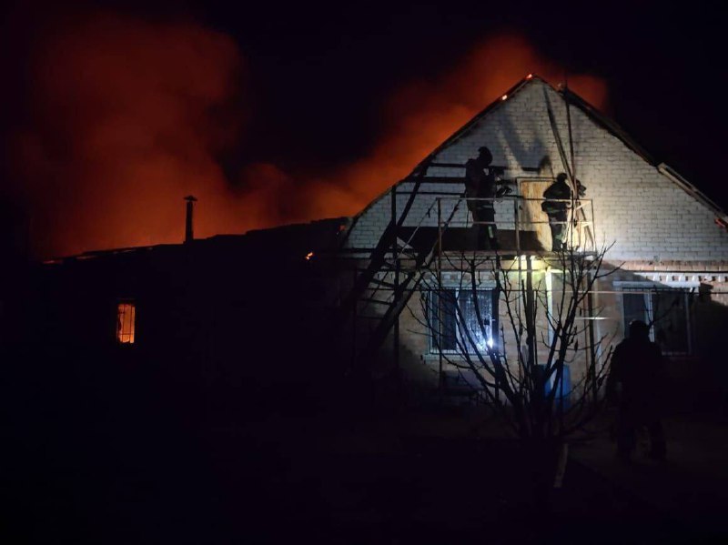 Une personne tuée suite à des frappes de drones et d'artillerie russes dans la localité de Nikopol, région de Dnipropetrovsk