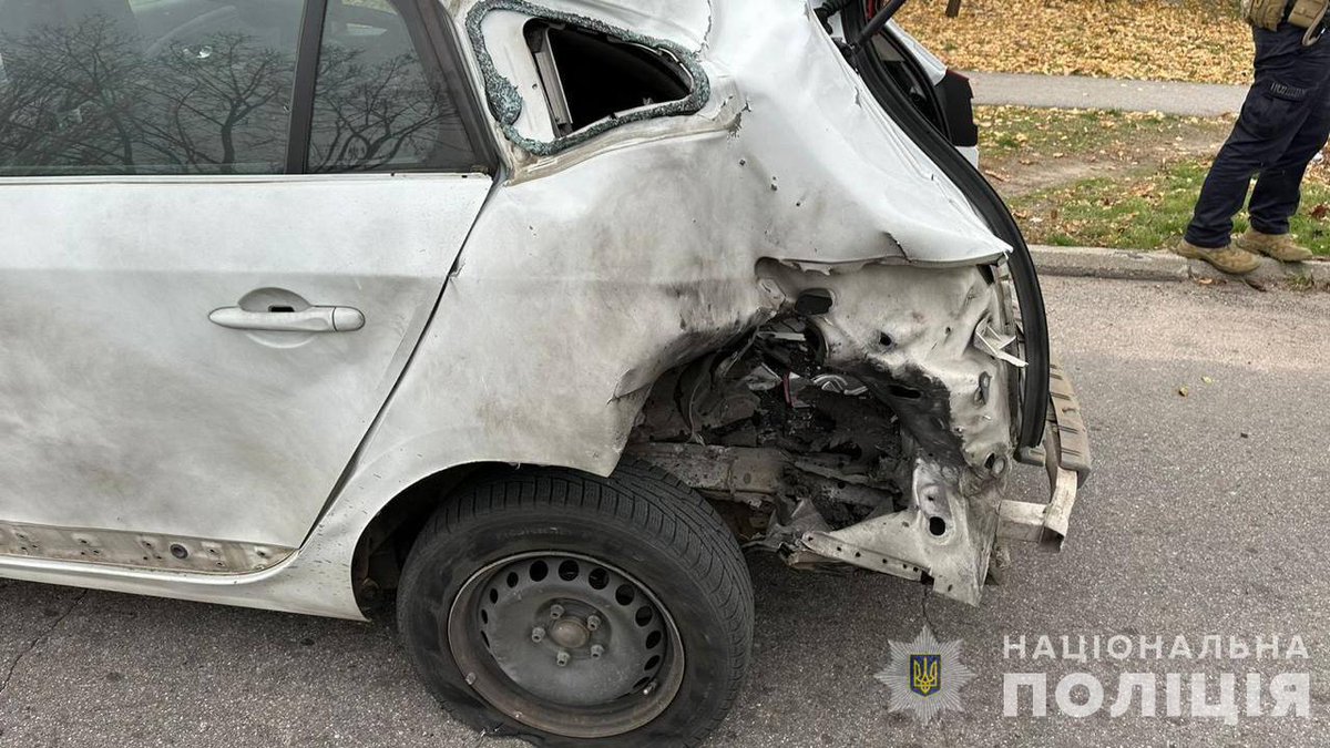 У Нікополі безпілотник скинув вибуховий пристрій на цивільний автомобіль, поранено одну людину