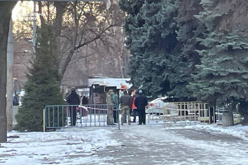 Sprengsatz detoniert neben einem Fahrzeug in der Stadt Dnipro, der Ort ist abgesperrt