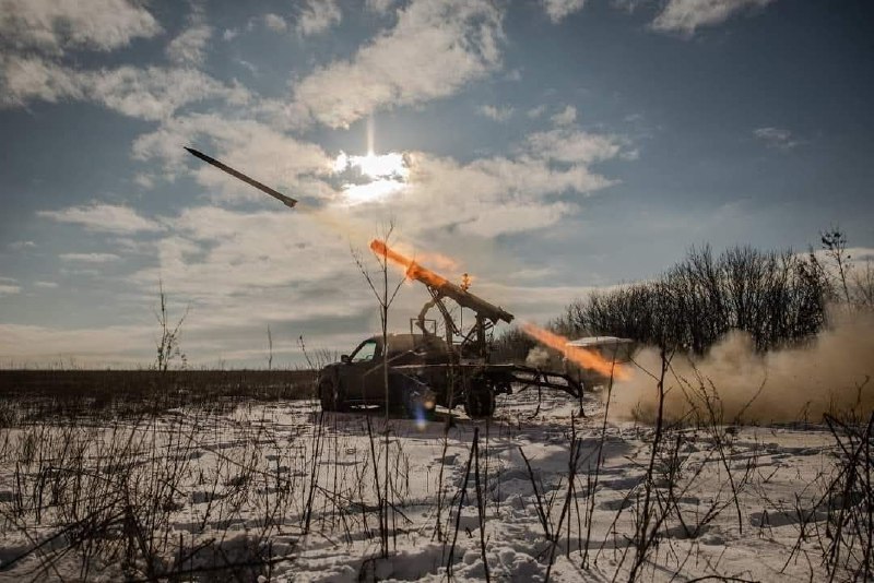 Ayer hubo enfrentamientos en el eje Kramatorsk cerca de Orikhovo-Vasylivka, Chasiv Yar y Stupochky, informa el Estado Mayor de las Fuerzas Armadas de Ucrania.