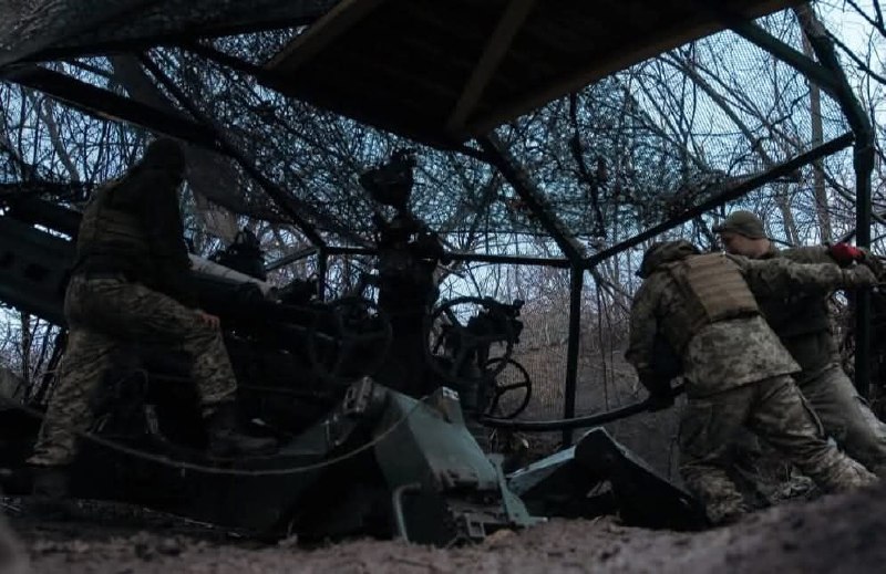 Auf der Wremivka-Achse kam es gestern zu Zusammenstößen in der Nähe von Uspenivka, Kostyantynopilske, Blahodatne, Neskuchne und Novodarivka, berichtet der Generalstab der Streitkräfte der Ukraine