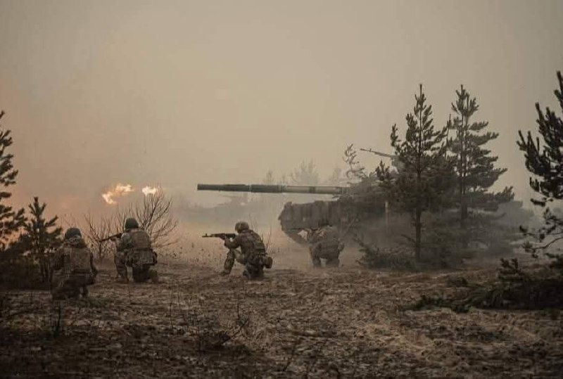 Ayer hubo enfrentamientos en el eje Pokrovsk cerca de Myrolubivka, Lysivka, Novyy Trud, Pischane, Shevchenko, Uspenivka, Solone y Novovasylivka, informa el Estado Mayor de las Fuerzas Armadas de Ucrania.