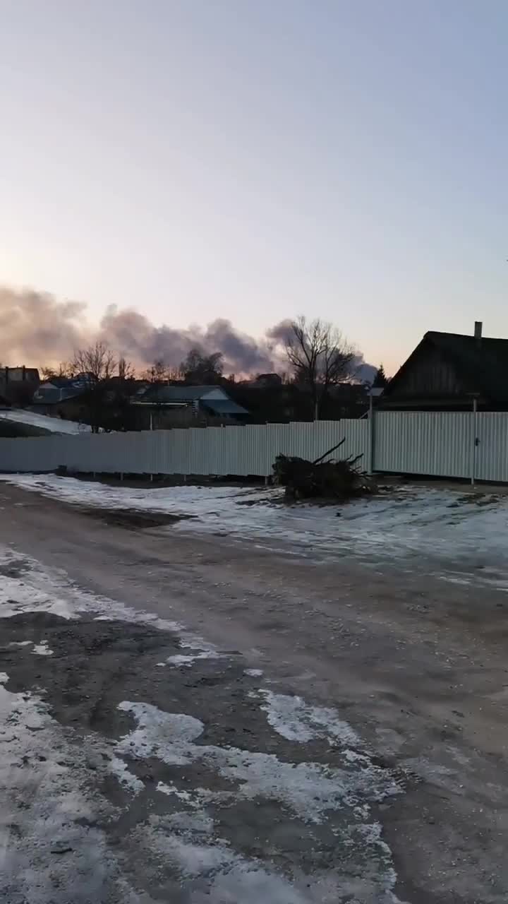 Incendio en una empresa de Saratov. Según las autoridades locales, fue extinguido