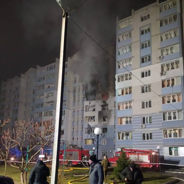 Dos personas murieron y tres resultaron heridas en un ataque con drones rusos en el distrito Fastivsky de la región de Kyiv