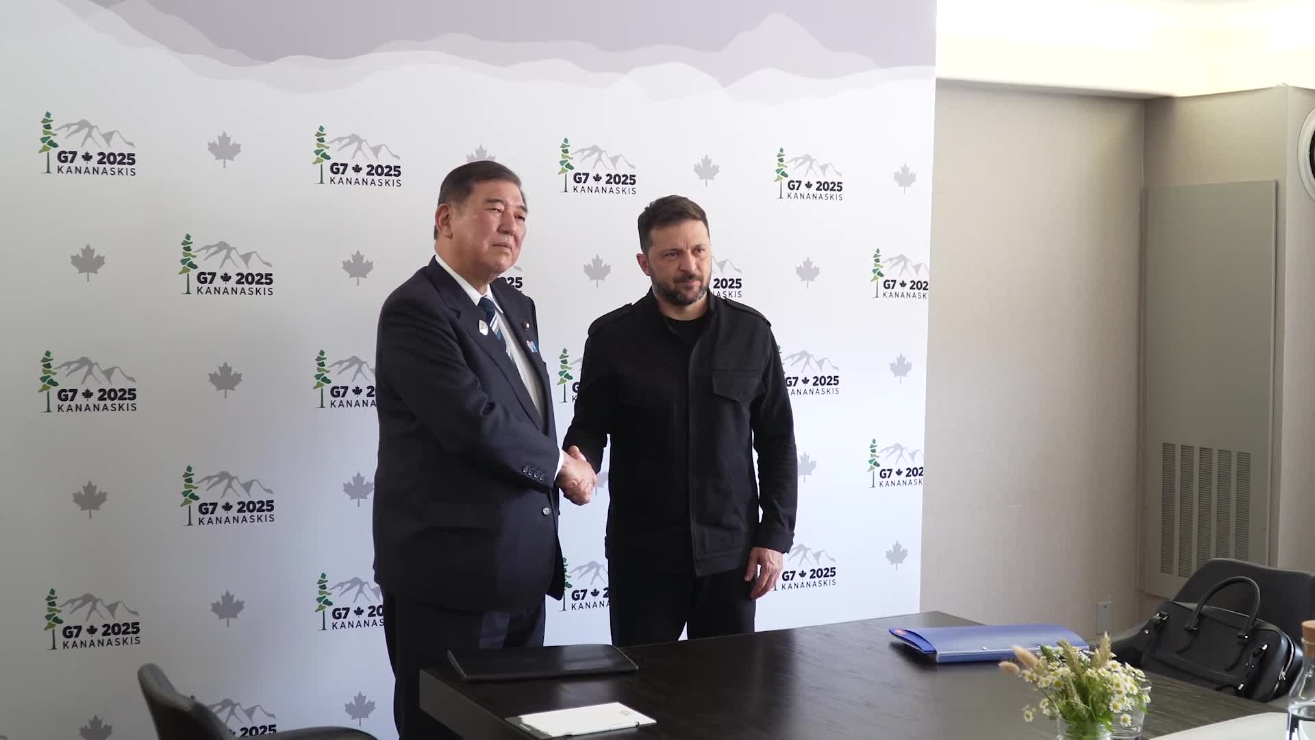 Зеленський провів зустріч із Прем'єр-міністром Японії Шігеру Ішібою на полях саміту G7