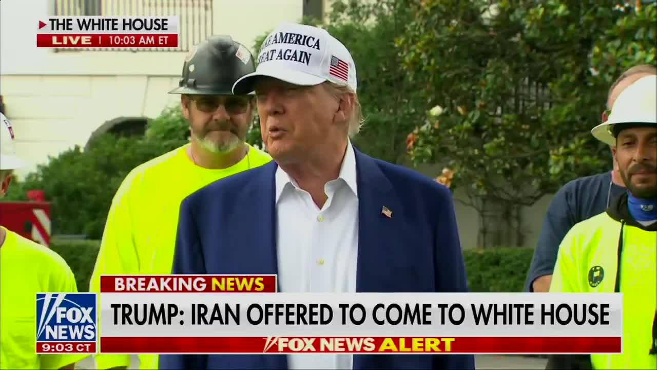 Трамп каже, що вчора розмовляв з Путіним, і додає, що Путін запропонував стати посередником в ірано-ізраїльському конфлікті, а Трамп відповів, що Путін повинен спочатку стати посередником між Росією (Україна-Росія).