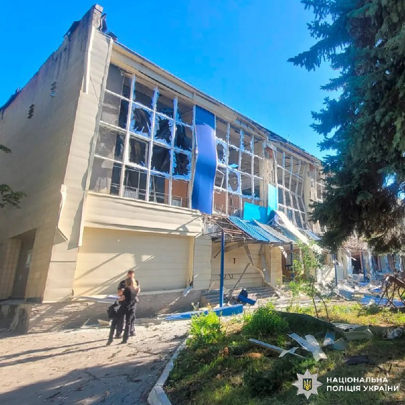 Un enfant tué et un autre blessé à la suite d'une frappe de drone sur un véhicule civil dans le village d'Odnorobivka, dans la région de Kharkiv
