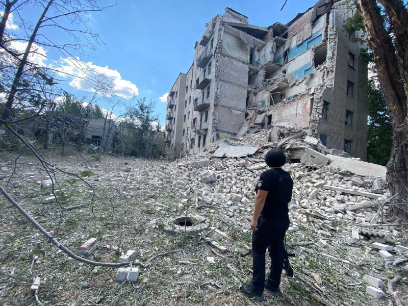 Внаслідок авіаударів та артилерійського обстрілу в Костянтинівці Донецької області загинуло 2 людини, 14 отримали поранення