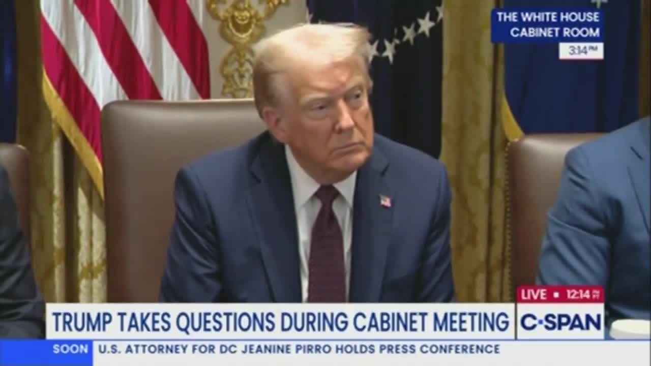 Muhabir: Lavrov, Putin'in Zelenskiy ile anlaşma imzalamayacağını, çünkü Rusya'nın onu gayrimeşru gördüğünü söylüyor. Trump: Ne dediklerinin bir önemi yok. Hepsi saçmalık. Sadece bir poz. Witkoff: Katılıyorum.