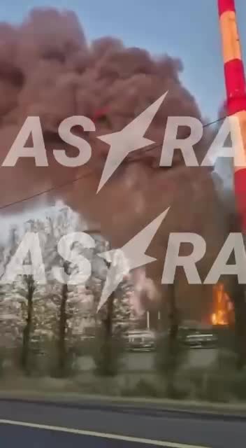 Novo-Yaroslavskiy petrol rafinerisinde büyük yangın çıktı, yerel yetkililer yangının herhangi bir saldırıyla bağlantılı olmadığını söylüyor