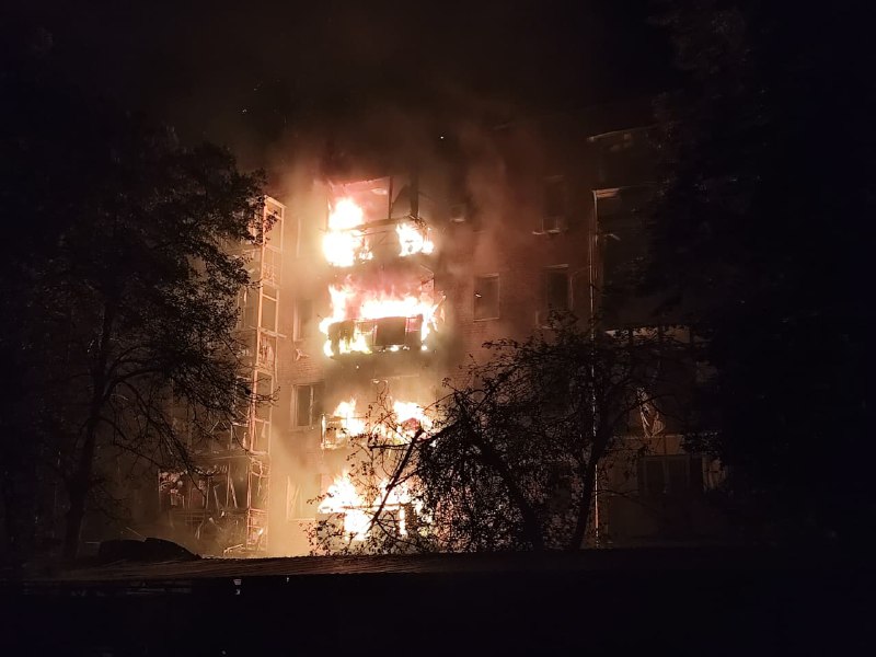 Al menos dos personas resultaron heridas en un ataque con drones en Nizhyn, región de Chernihiv.