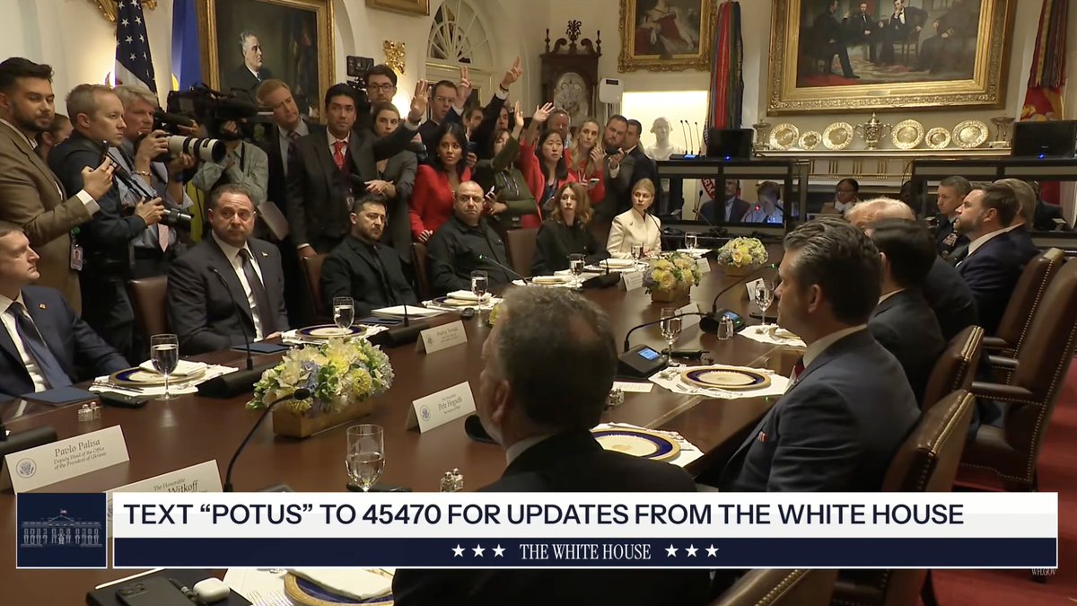 Trump dice que Zelenskyy es un líder fuerte, un hombre que ha pasado por mucho, y un poco más adelante añade: Y creo que se ve hermoso con su chaqueta. Espero que la gente lo note. Es bueno, de hecho es muy elegante.