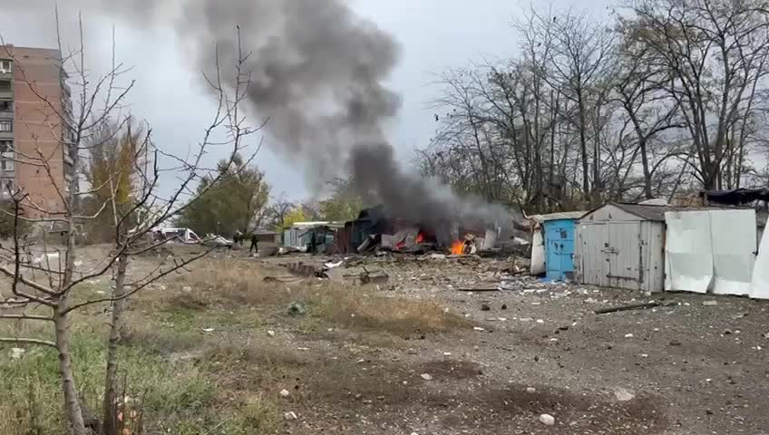 Trois personnes ont été tuées à la suite de bombardements au lance-roquettes multiple à Sloviansk.