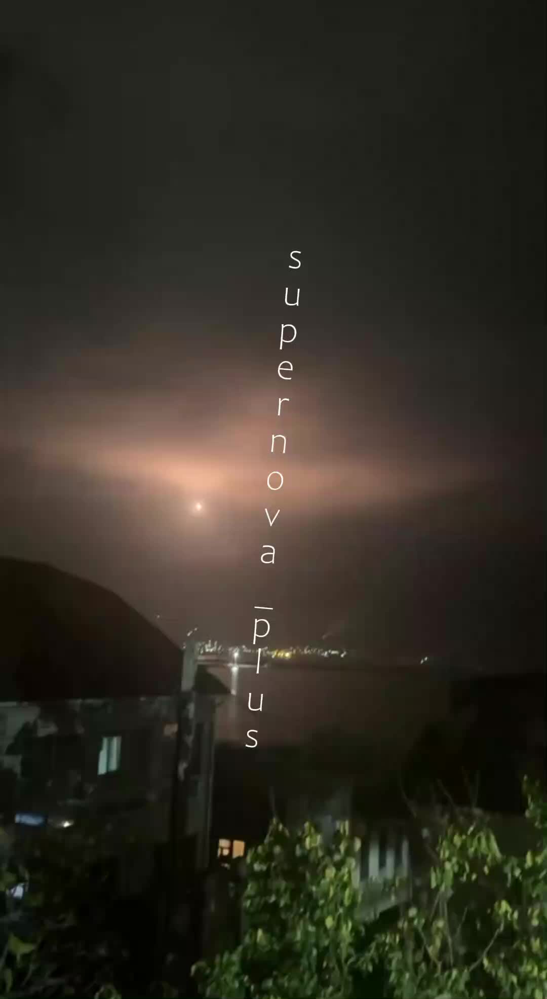 Die Luftabwehr in Gelenzhik funktionierte und traf ein Wohnhaus.