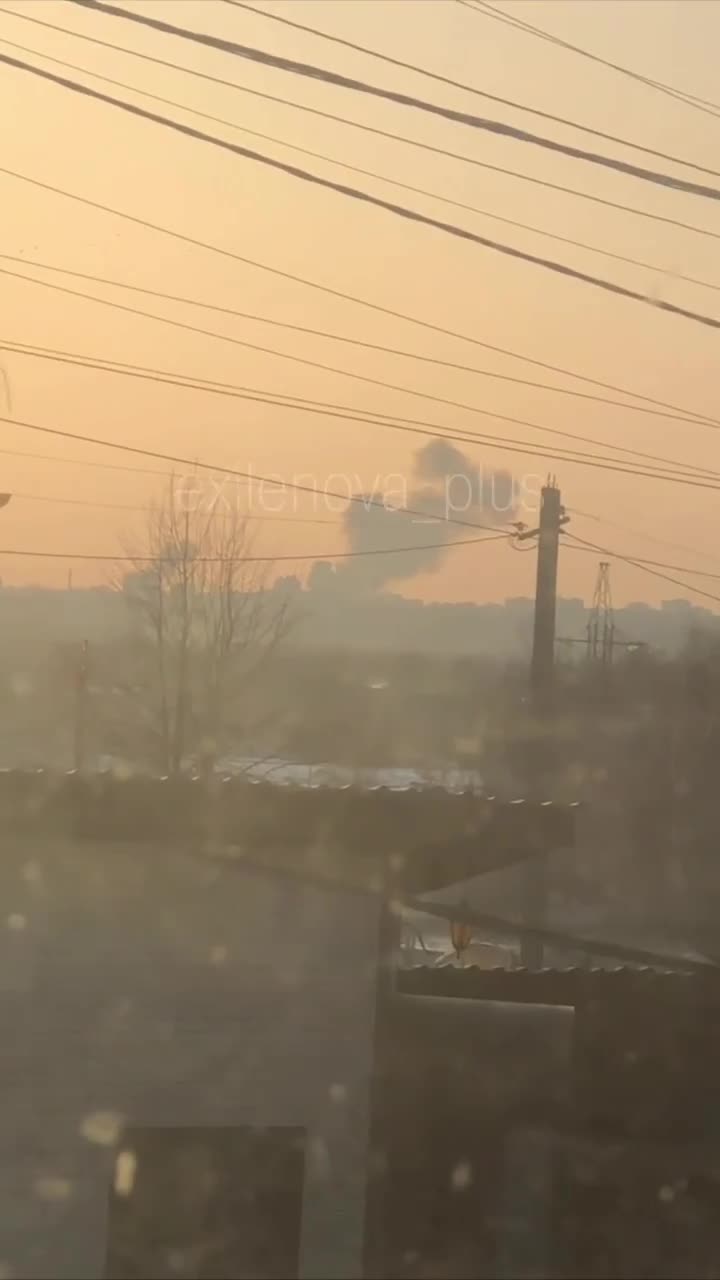 В Брянске после ракетного удара были зафиксированы вторичные взрывы.