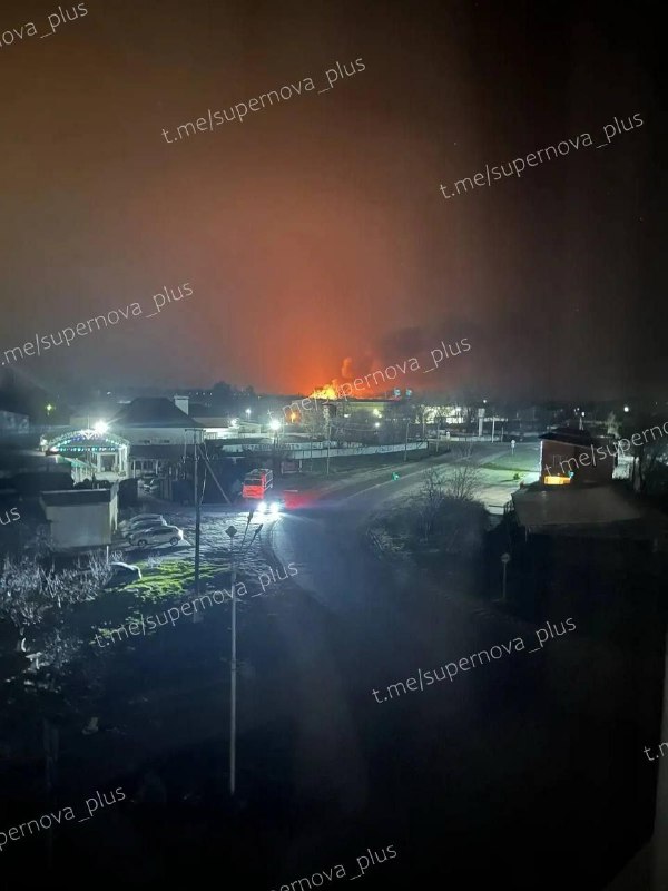 Rusya'nın Krasnodar bölgesindeki Tikhoretsk'te bulunan petrol deposuna insansız hava araçlarıyla saldırı düzenlendi.