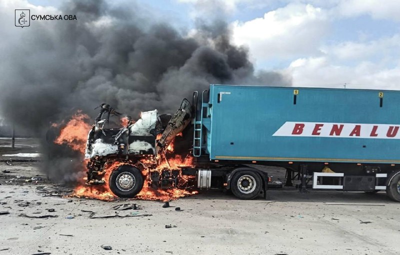 Bei einem Drohnenangriff auf einen Getreidelaster in der Region Sumy kam eine Person ums Leben.